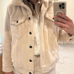 CI SONO by Cavalini Cream Faux Fur Jacket
